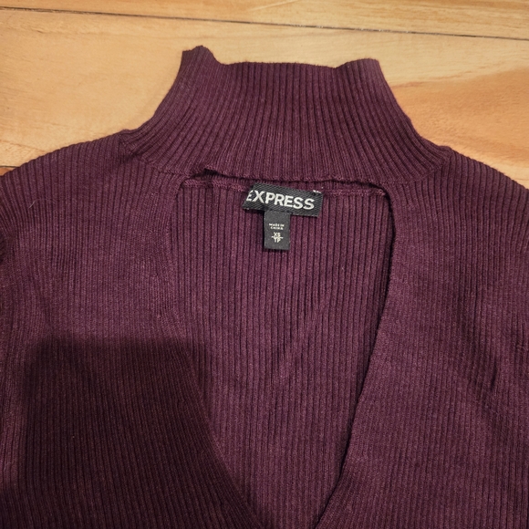 Express KeyHole Ribbed Knit Top - Picture 2 of 5